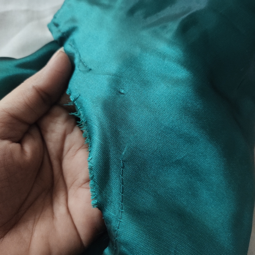 Silk suit - Picture 10 of 10